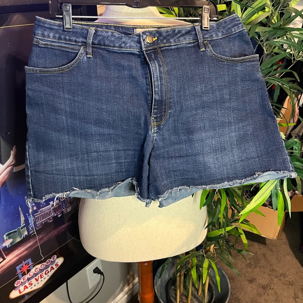 Like new Wrangler Stylish Blue Denim Jeans - Picture 4 of 9